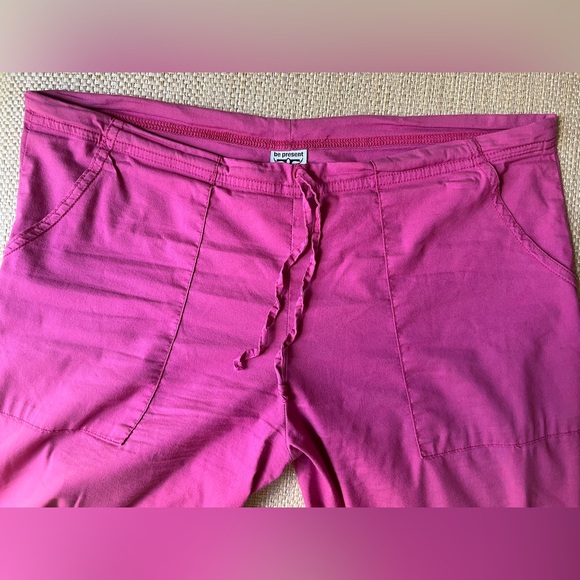 Be Present Pink Yoga mobility Pants Embroidered Lotus Flower Size M Rare! - Picture 4 of 6